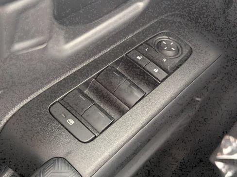 Used 2025 Toyota 4Runner SR5 AWD/4WD image 19