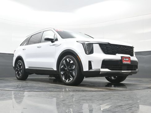 Used 2025 Kia Sorento EX w/ Panoramic Sunroof Package image 30