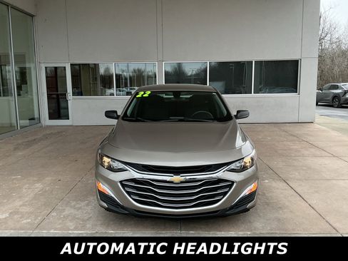 Used 2022 Chevrolet Malibu LS image 2
