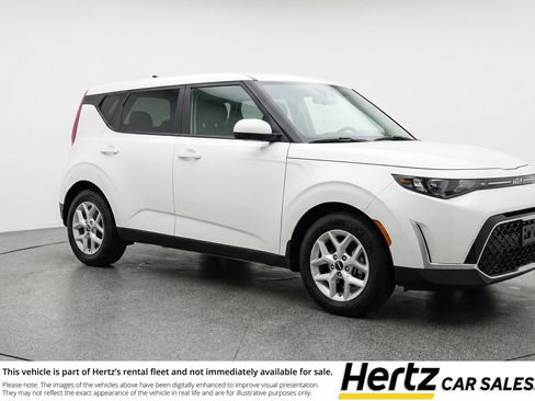 Used 2025 Kia Soul LX w/ LX Technology Package FWD image 1