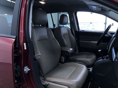 Used 2016 Jeep Compass Latitude AWD/4WD image 23