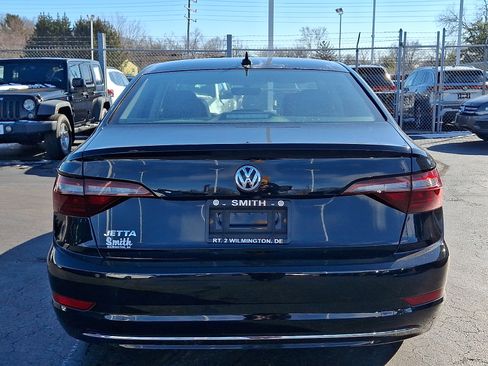 Used 2021 Volkswagen Jetta SE w/ SE Cold Weather Package image 5