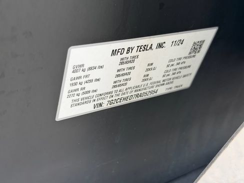 Used 2024 Tesla Cybertruck AWD Crew Cab image 20