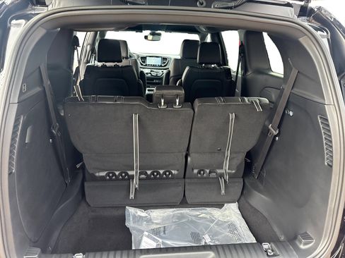 New 2026 Chrysler Pacifica Select image 11