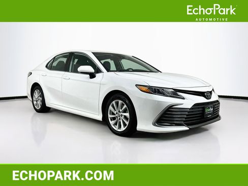 Used 2022 Toyota Camry LE FWD image 1