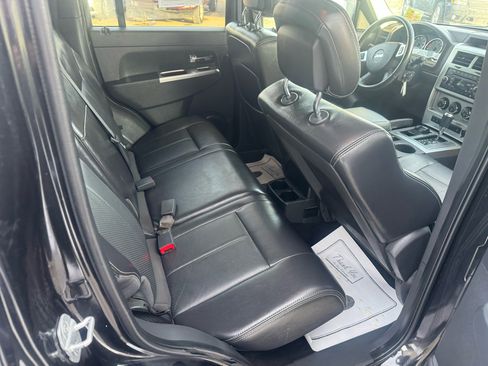 Used 2010 Jeep Liberty Limited w/ Tire & Wheel Group image 13
