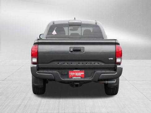 Used 2019 Toyota Tacoma TRD Sport AWD/4WD image 6