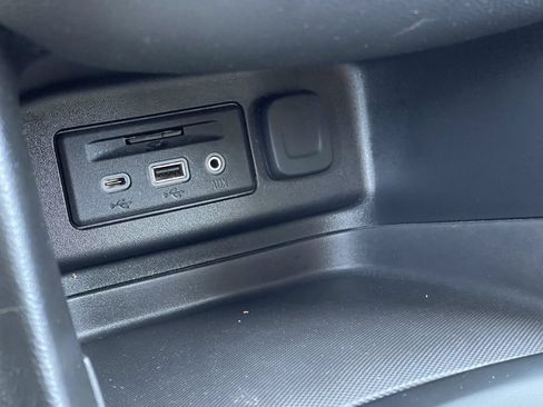 Used 2019 Chevrolet Equinox LT w/ Lights and Bright Package FWD image 28