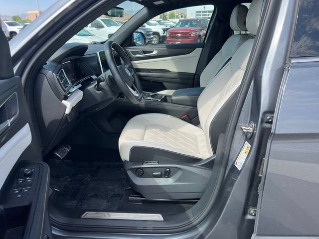 Used 2025 Volkswagen Atlas Cross Sport SEL Premium R-Line AWD/4WD image 14