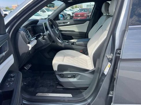 Used 2025 Volkswagen Atlas Cross Sport SEL Premium R-Line AWD/4WD image 14