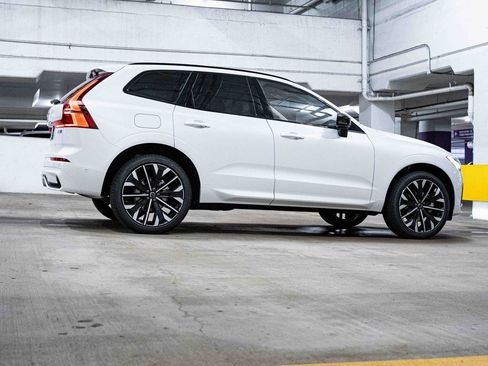 New 2026 Volvo XC60 B5 Ultra w/ Protection Package Premier image 8