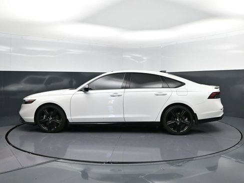 Used 2024 Honda Accord Sport image 4