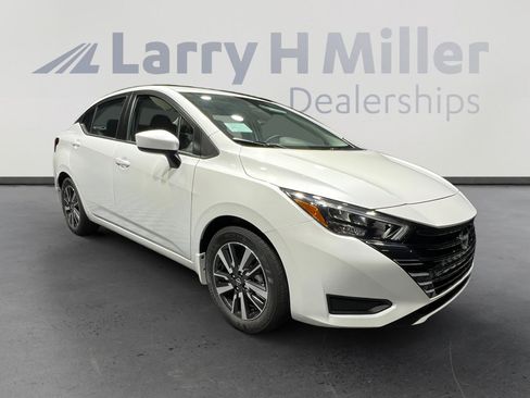 New 2025 Nissan Versa SV w/ Trunk Package image 7