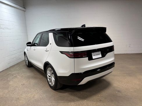 Used 2023 Land Rover Discovery S R-Dynamic image 9