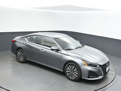 Used 2023 Nissan Altima 2.5 SV