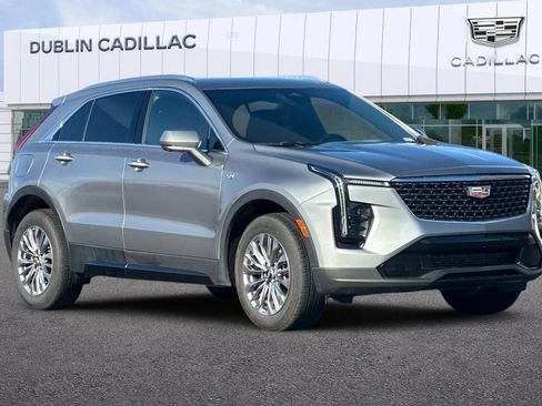 Used 2025 Cadillac XT4 Premium Luxury FWD image 2