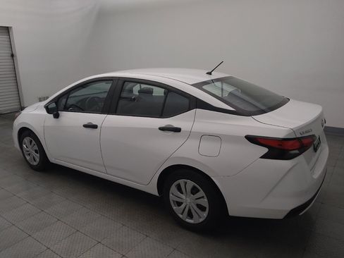 Used 2022 Nissan Versa S FWD image 3