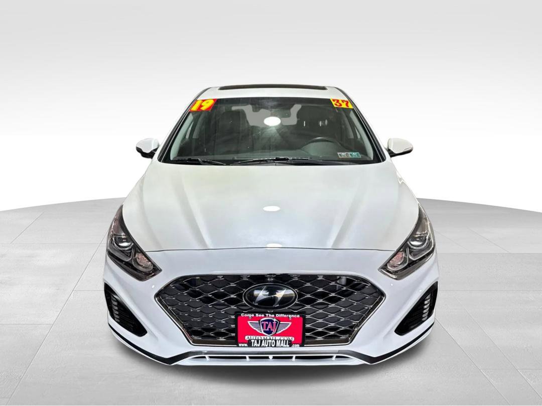 Used 2019 Hyundai Sonata Limited FWD image 2
