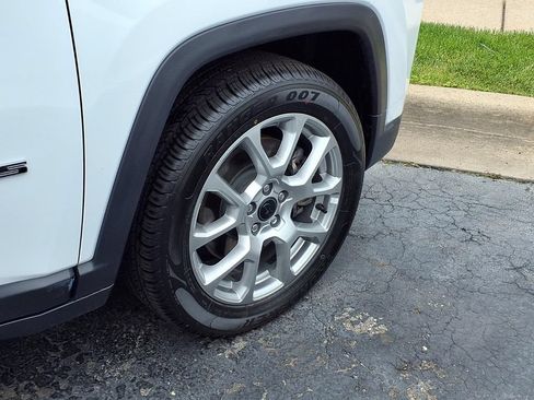 Used 2025 Jeep Compass Limited AWD/4WD image 24