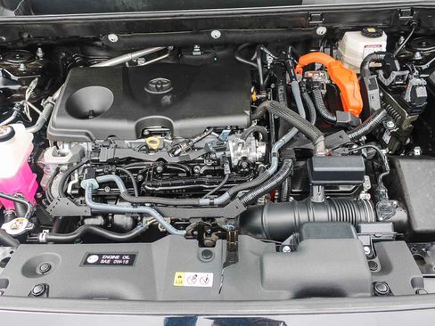 Used 2025 Toyota RAV4 XLE image 27