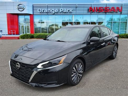 Used 2024 Nissan Altima 2.5 SV image 4