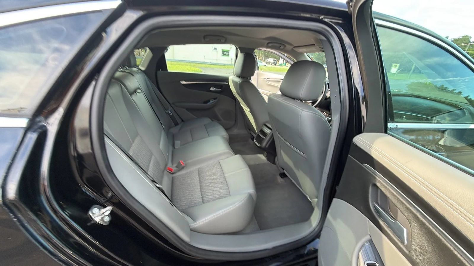 Used 2018 Chevrolet Impala LS FWD image 41