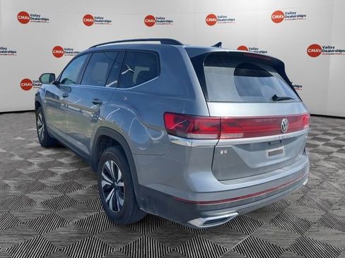 Used 2024 Volkswagen Atlas SE image 3