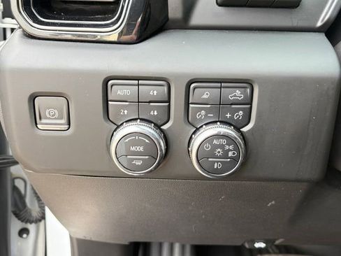 Certified 2023 GMC Sierra 1500 AT4 w/ AT4 Premium Package image 6