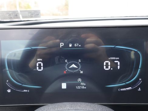 Used 2025 Kia Sportage EX w/ Premium Package image 19