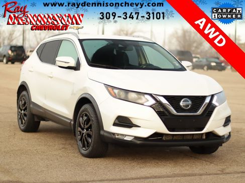Used 2021 Nissan Rogue Sport SV image 1