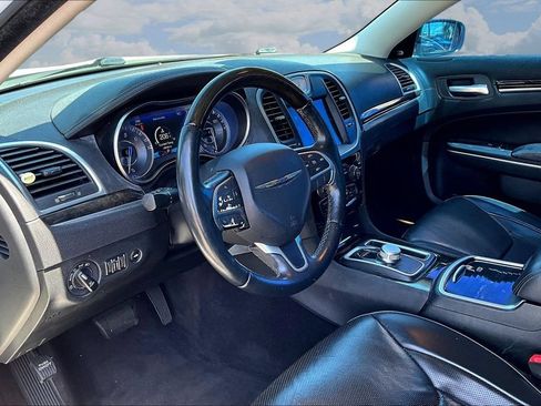 Used 2016 Chrysler 300 C RWD image 15