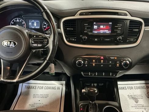 Used 2016 Kia Sorento FWD w/ LX Convenience Package image 17