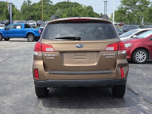 Used 2011 Subaru Outback 3.6R Limited AWD/4WD image 11