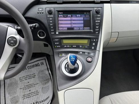 Used 2011 Toyota Prius Three w/ Solar Roof Pkg FWD image 10
