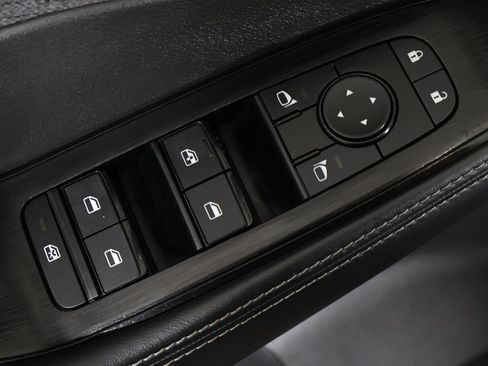 Used 2023 Nissan Rogue SV FWD image 35