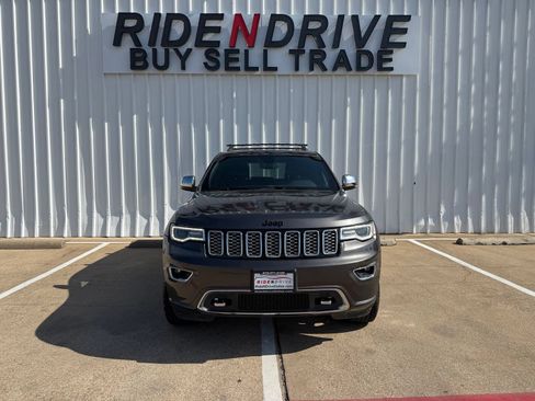 Used 2018 Jeep Grand Cherokee Overland AWD/4WD image 10