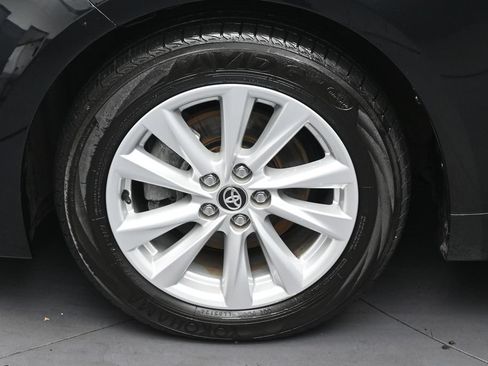 Used 2025 Toyota Corolla LE w/ LE Premium Package FWD image 11
