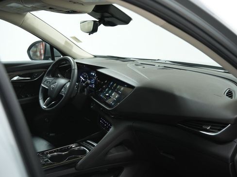 Used 2023 Buick Envision Avenir image 17