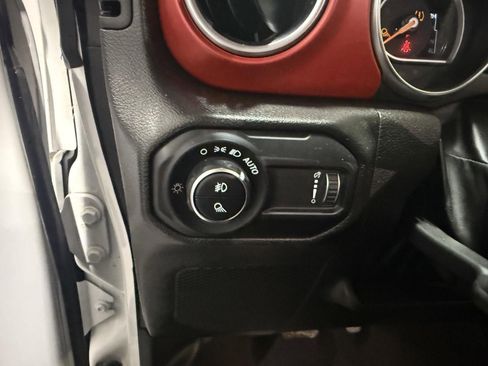 Used 2023 Jeep Gladiator Rubicon image 18