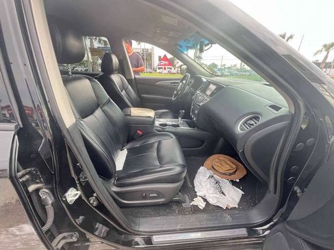Used 2020 Nissan Pathfinder SL FWD image 10