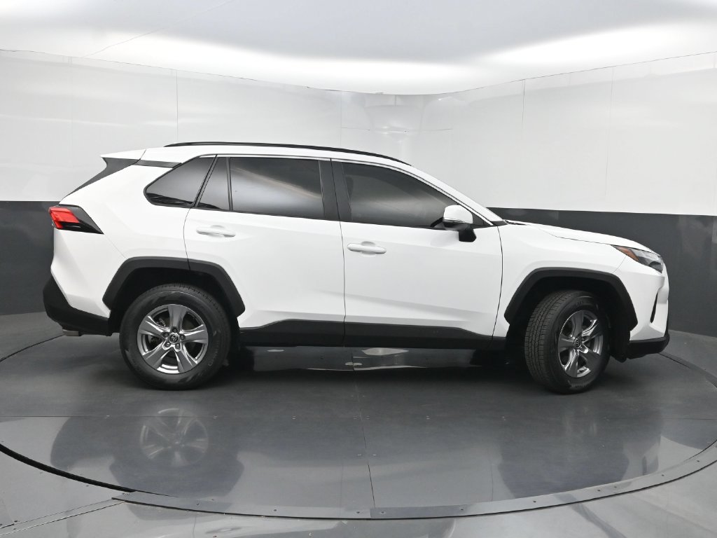 Used 2022 Toyota RAV4 XLE w/ Convenience Package FWD image 42