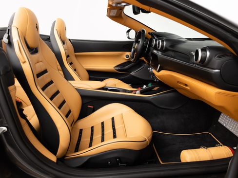 Used 2019 Ferrari Portofino RWD image 69