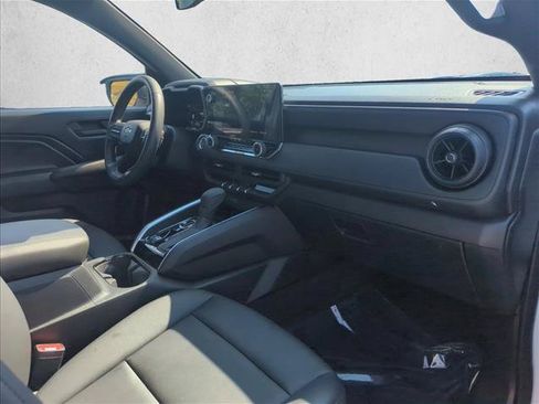 Used 2026 Chevrolet Colorado W/T w/ Advanced Trailering Package AWD/4WD image 25