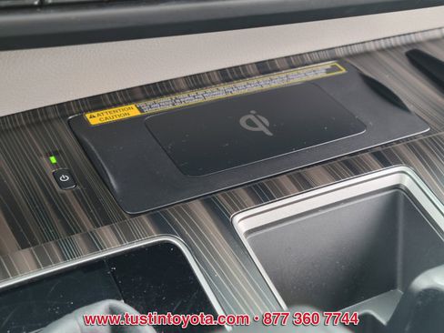 Certified 2023 Toyota Sienna Limited image 26