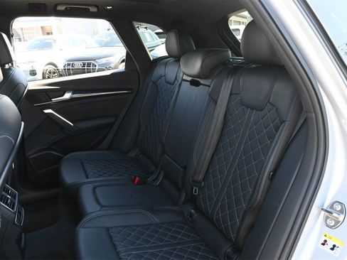 Used 2019 Audi SQ5 Premium Plus w/ Premium Plus Package image 18