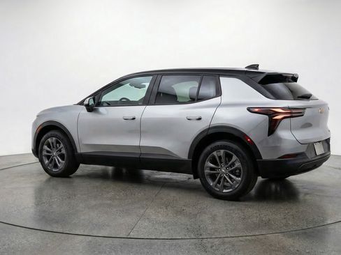 Used 2025 Chevrolet Equinox LT image 6