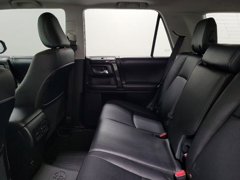 Used 2018 Toyota 4Runner TRD Off-Road Premium image 18