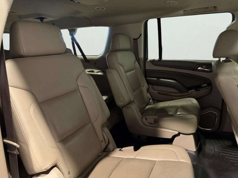 Used 2018 Chevrolet Suburban Premier AWD/4WD image 25