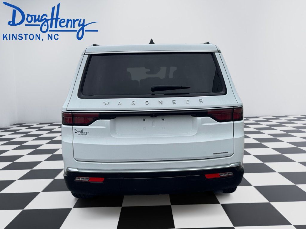 Used 2024 Jeep Wagoneer Series III AWD/4WD image 4