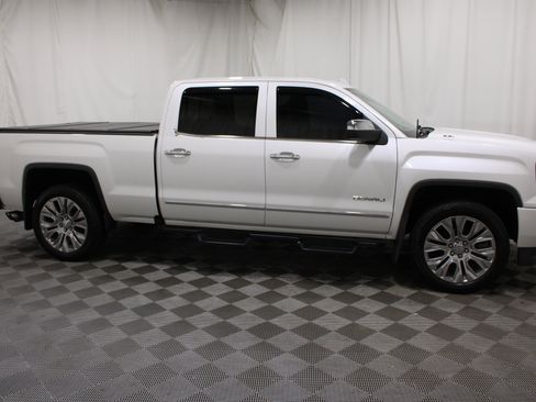 Used 2017 GMC Sierra 1500 Denali w/ Denali Ultimate Package AWD/4WD image 28